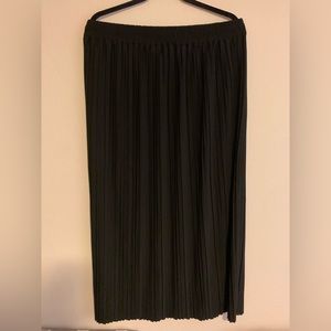 Jon & Anna | black skirt | large